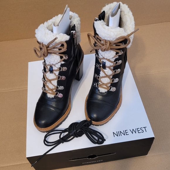 NINE WEST PENNI FUR BOOTIES SIZE 5 - Picture 2 of 5